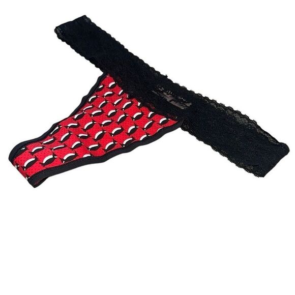Victoria’s Secret  2014 penguin thong black and red lace  Low rise sz M - Picture 6 of 6